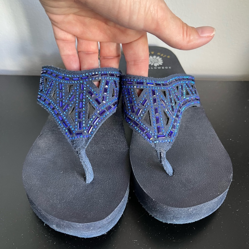Yellow box sandal